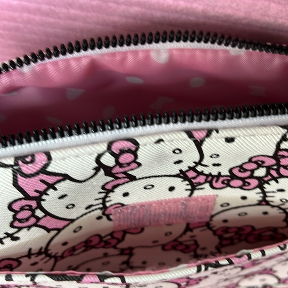 5 pcs Hello Kitty Spa Bundle - Picture 4 of 7